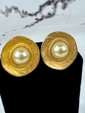 Norma Jean Vintage Clip Earrings Ruffled Round Matte  Gold Faux Pearl Center